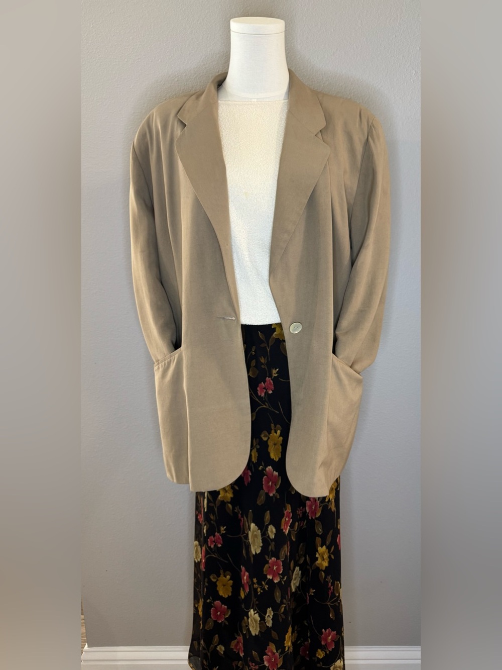 Express Women's Beige Relaxed Blazer Jacket